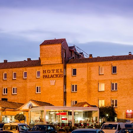 Hotel Palacios Alfaro Kültér fotó
