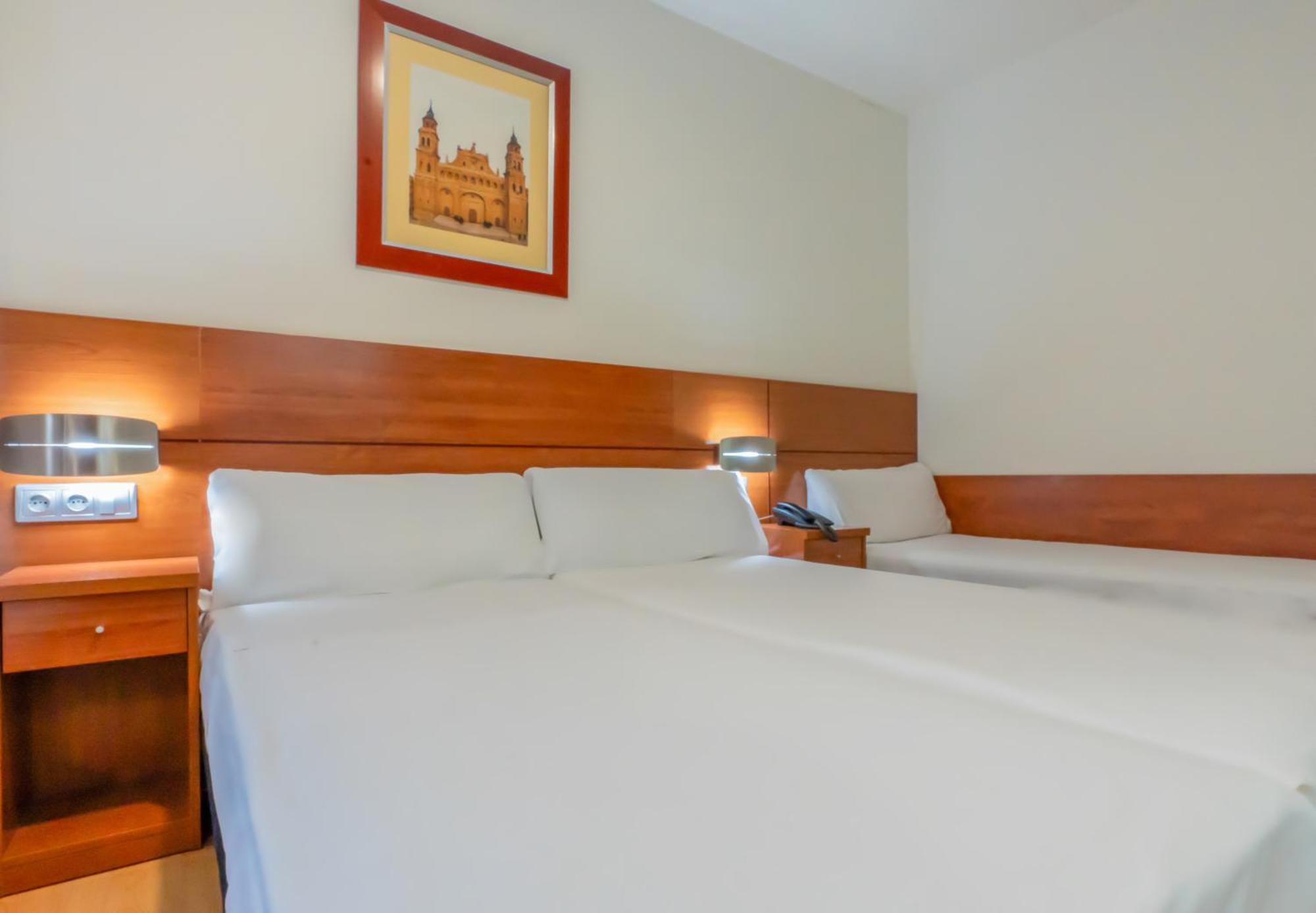 Hotel Palacios Alfaro Kültér fotó