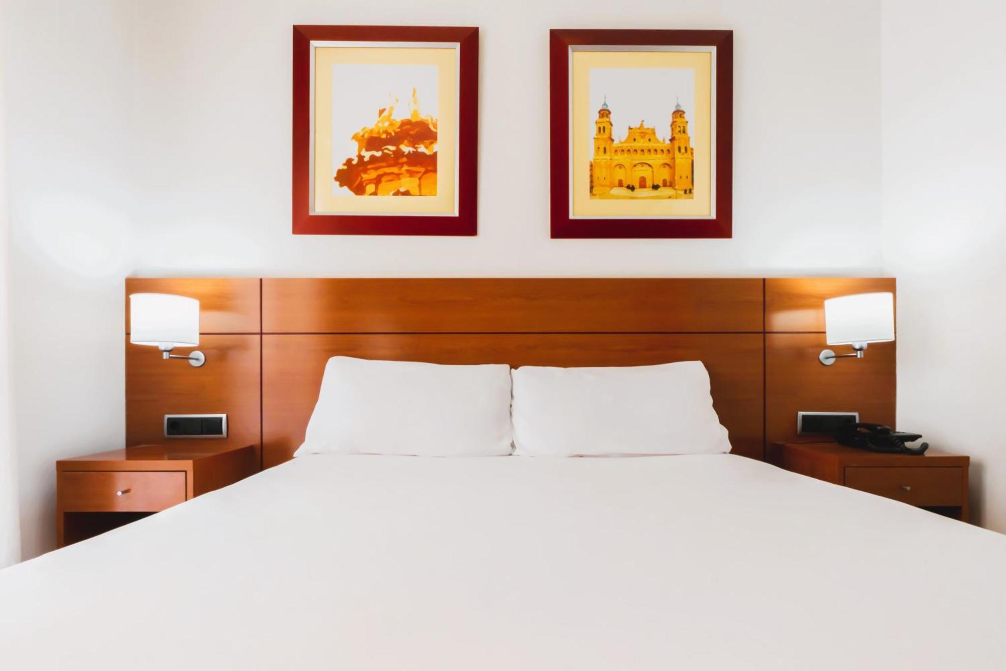 Hotel Palacios Alfaro Kültér fotó