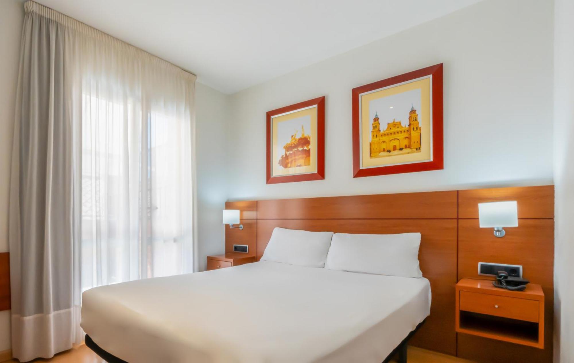 Hotel Palacios Alfaro Kültér fotó